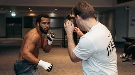 Итаума должен провести обязательный бой с неожиданным соперником - 285x160