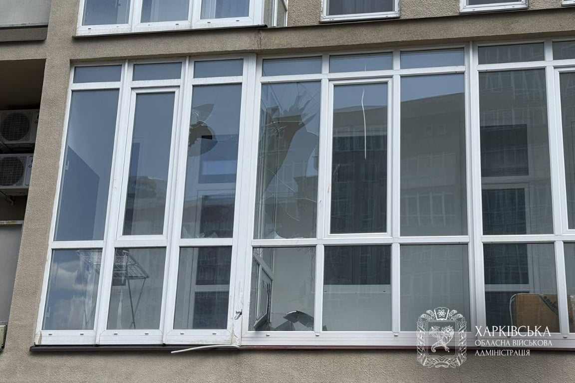 Вибиті вікна у будівлі