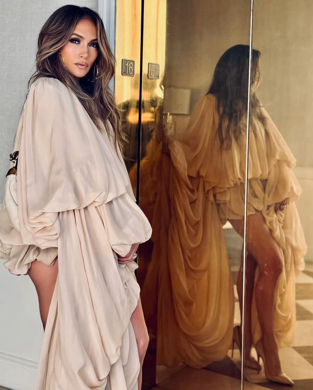 Дженніфер Лопес засвітила сідниці