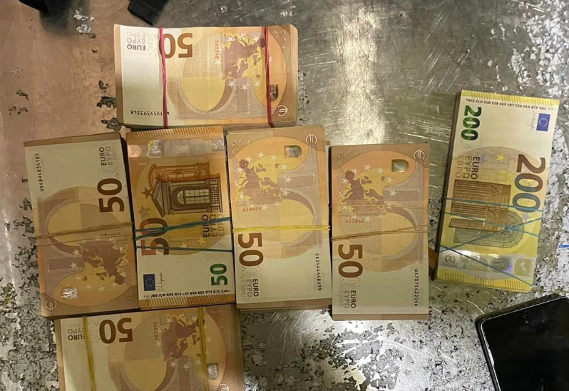 Пытался ввезти в Украину символ российской агрессии — в Одесской области развернули иностранца - фото 2