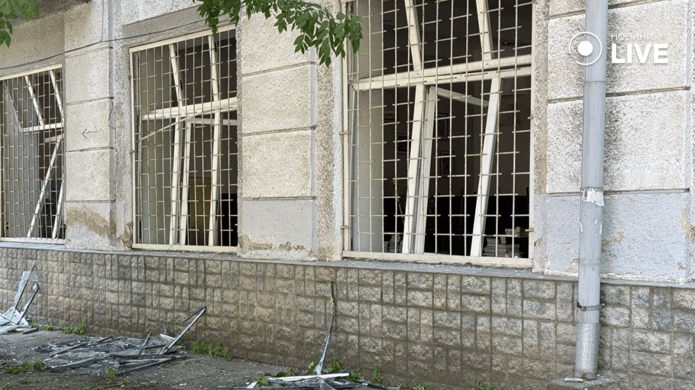 Без окон, света и газа — очередные последствия обстрела Одессы - фото 6