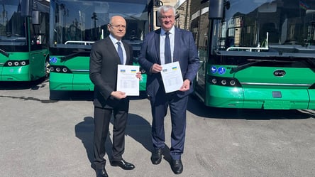 Азербайджан передал Украине пять автобусов для гуманитарных нужд - 290x160