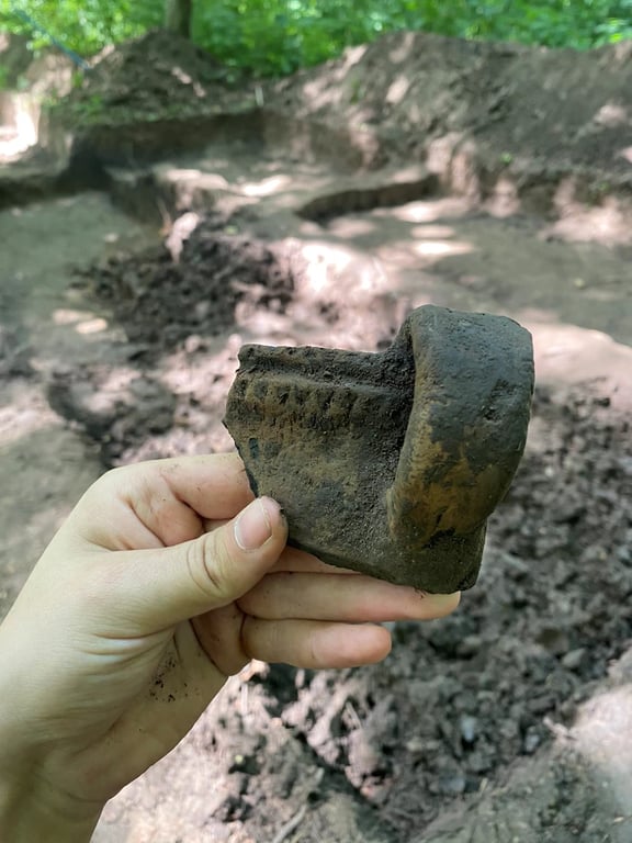 Знайдені артефакти. Фото: Львівська ОВА