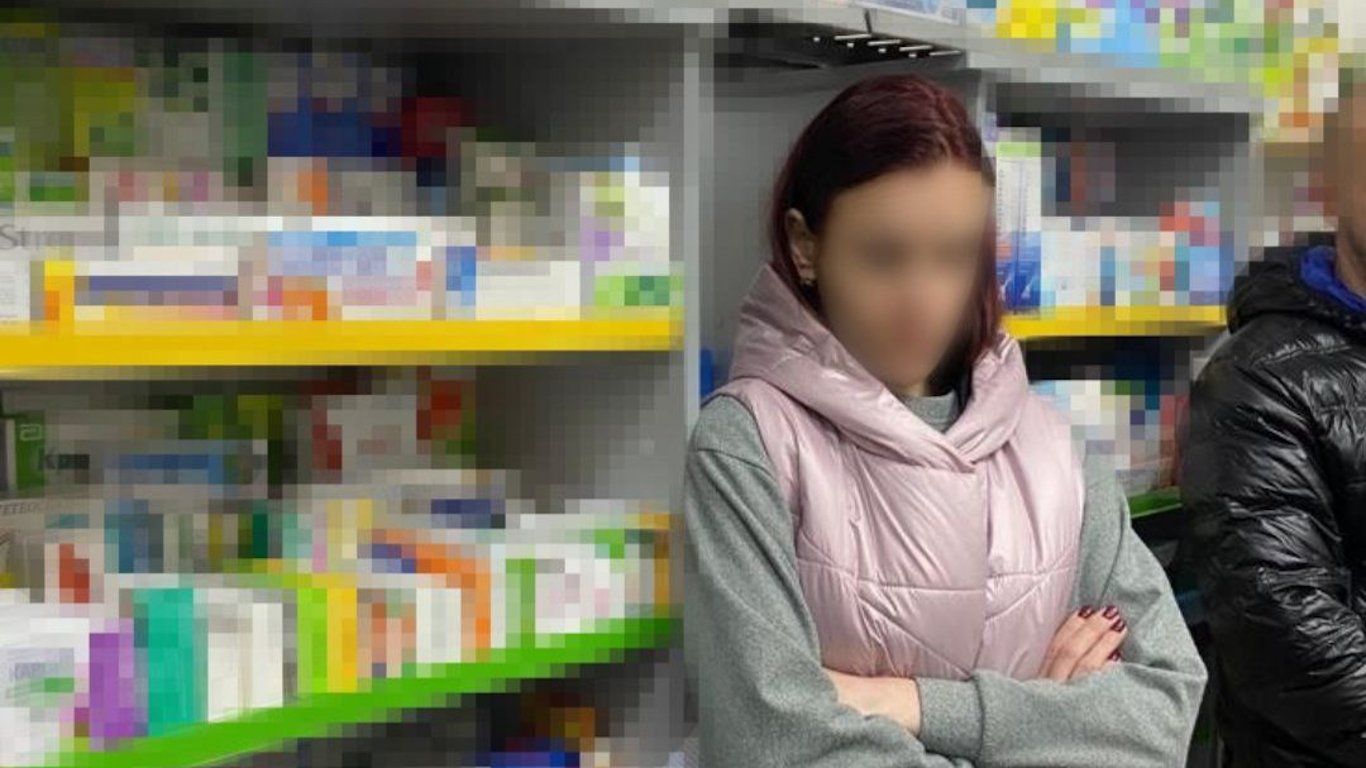 В Харькове разоблачили фармацевту, которая незаконно продавала наркосодержащие лекарственные средства и подрабатывала рецепты