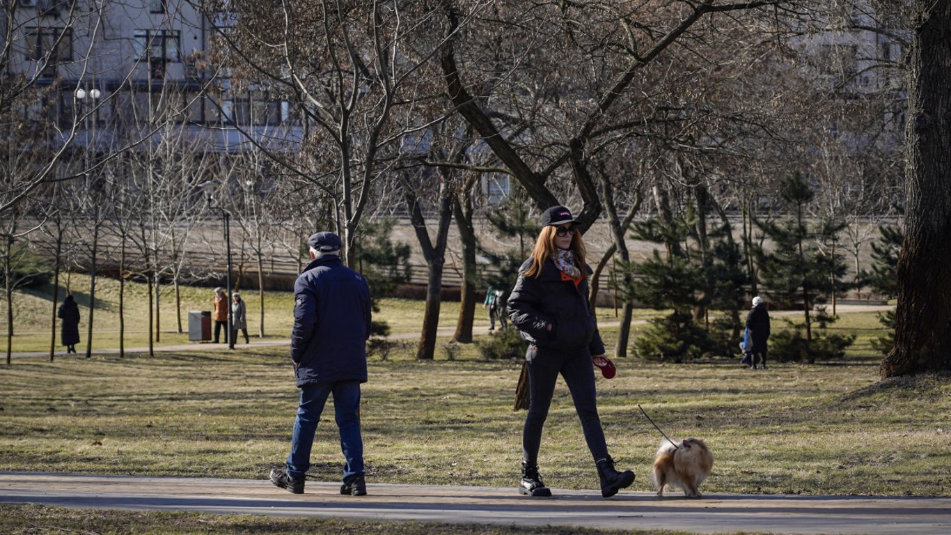 Синоптики розповіли, в яких регіонах України завтра буде найтепліше