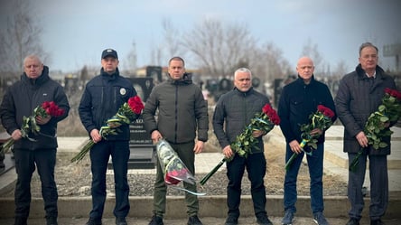 Одеса вшанувала памʼять загиблих героїв України - 285x160