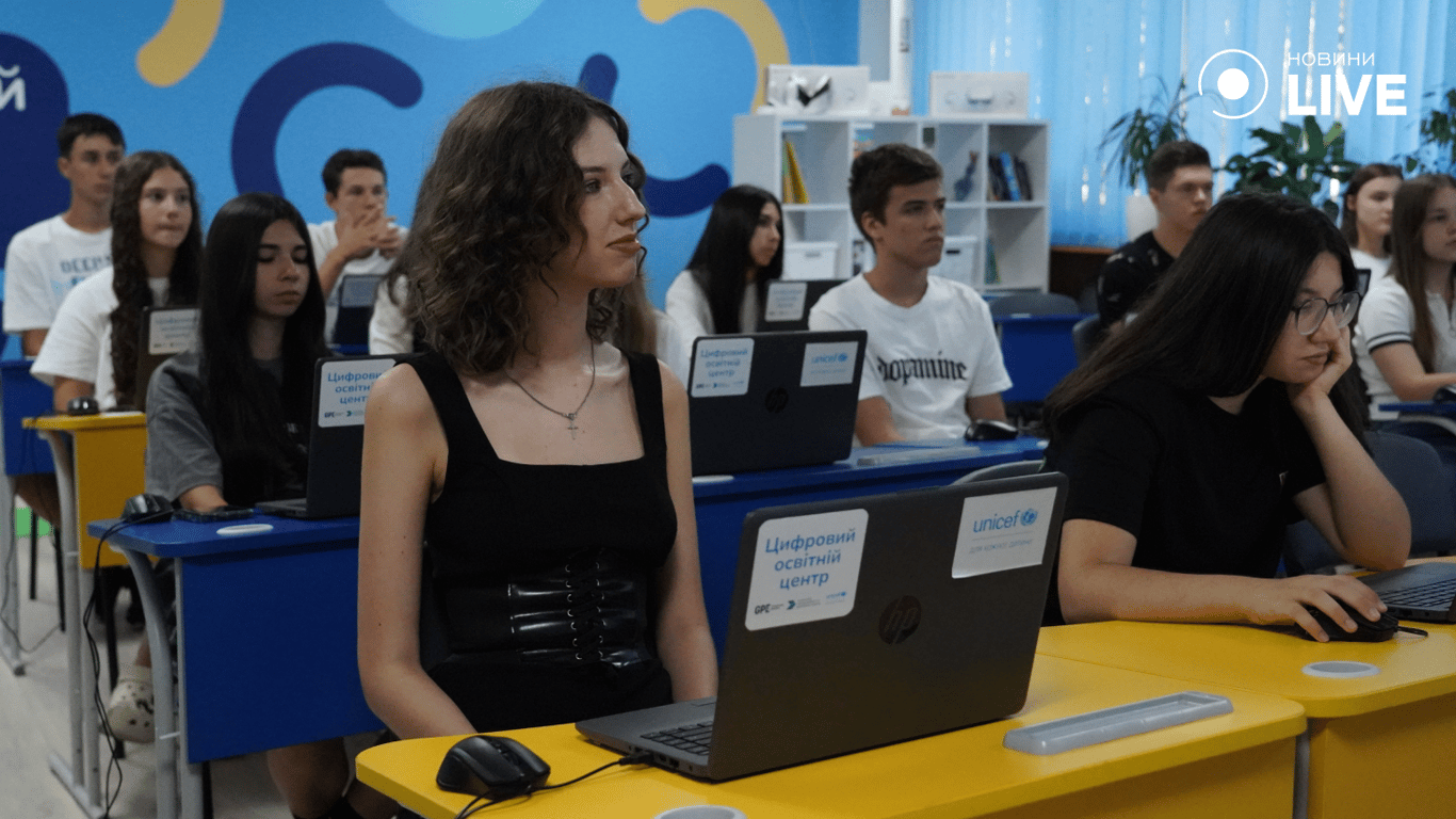 Дети проходят тестовое задание. Фото: Новини.LIVE