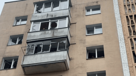 Жителі багатоповерхівки у Львові розповіли про руйнування — відео - 285x160