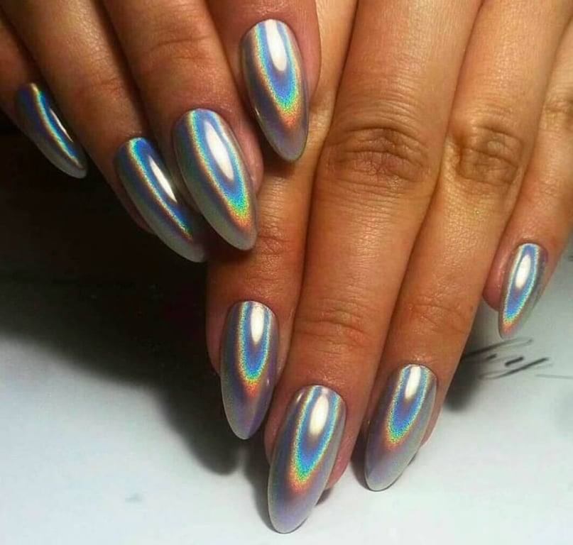 Оригінальний манікюр можна зробити у будь-яку пору