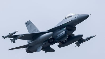 США будет финансировать обслуживание и ремонт F-16 для Украины - 285x160