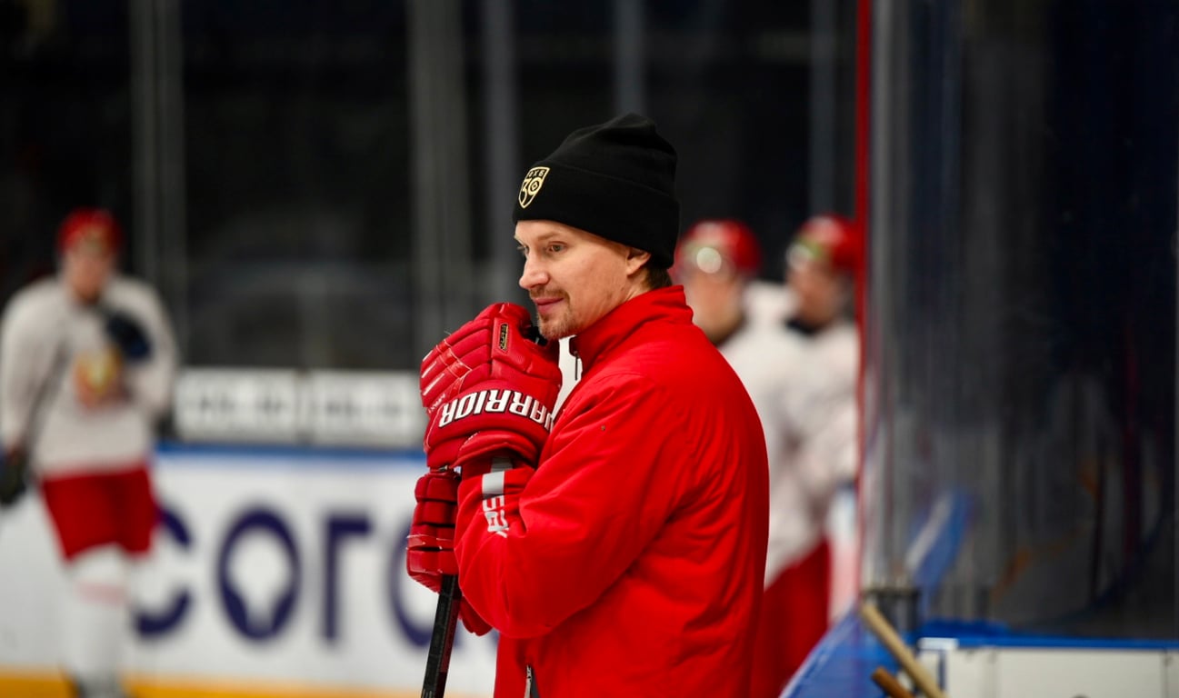 Михаил Грабовский во время хоккейного матча