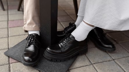 Derby shoes from the 70s are trending again in 2025 - 285x160