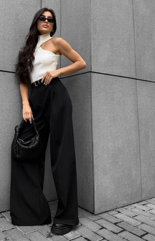 Широкі штани продовжують підкорювати тренди