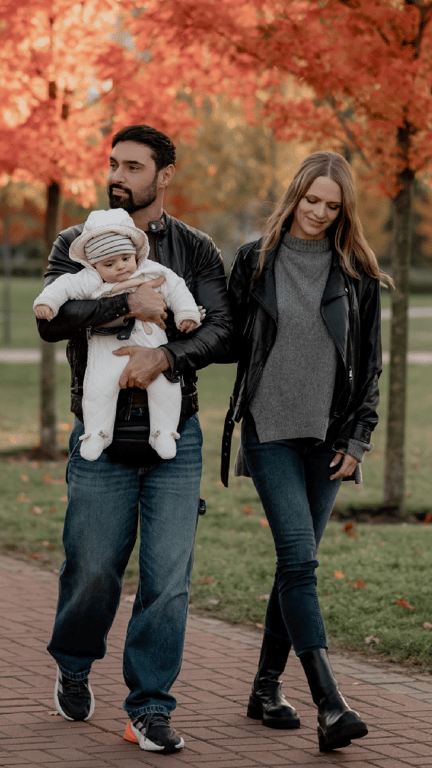 Віталій Козловський та Юлія Бакуменко з сином