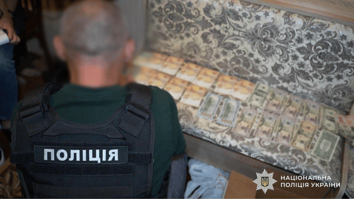 В Одесі затримали чоловіка, який підробляв документи