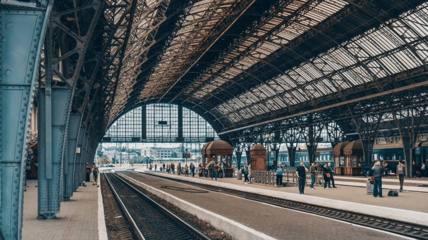 На Львівщині через знеструмлення затримуються деякі поїзди Укрзалізниці