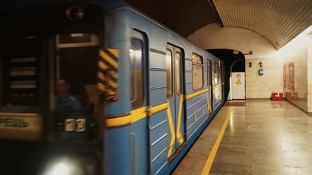 Метро доведеться чекати довше — який інтервал руху після обстрілу - 285x160