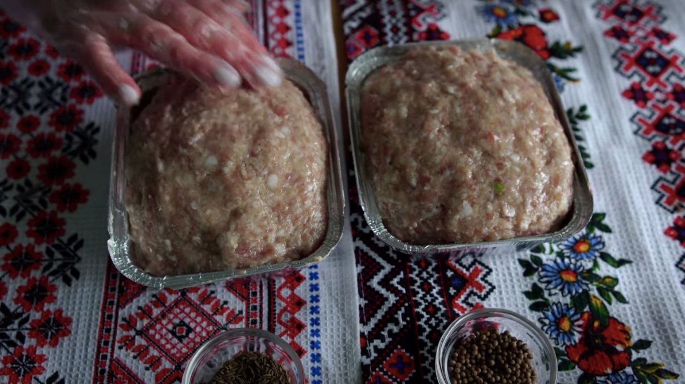 соковитий домашній м'ясний хлібець з коріандром та кмином