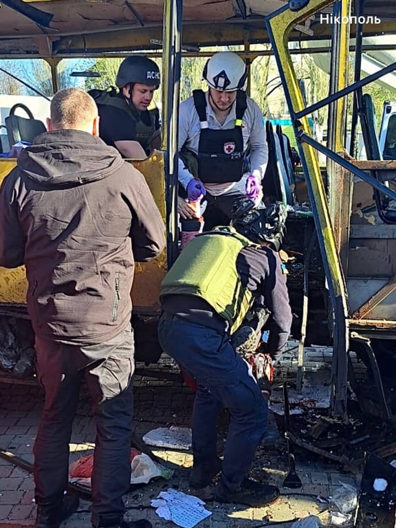 Російський обстріл Нікополя 7 квітня