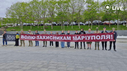 Семьи военнопленных защитников Азовстали вышли на акцию в Одессе - 290x166