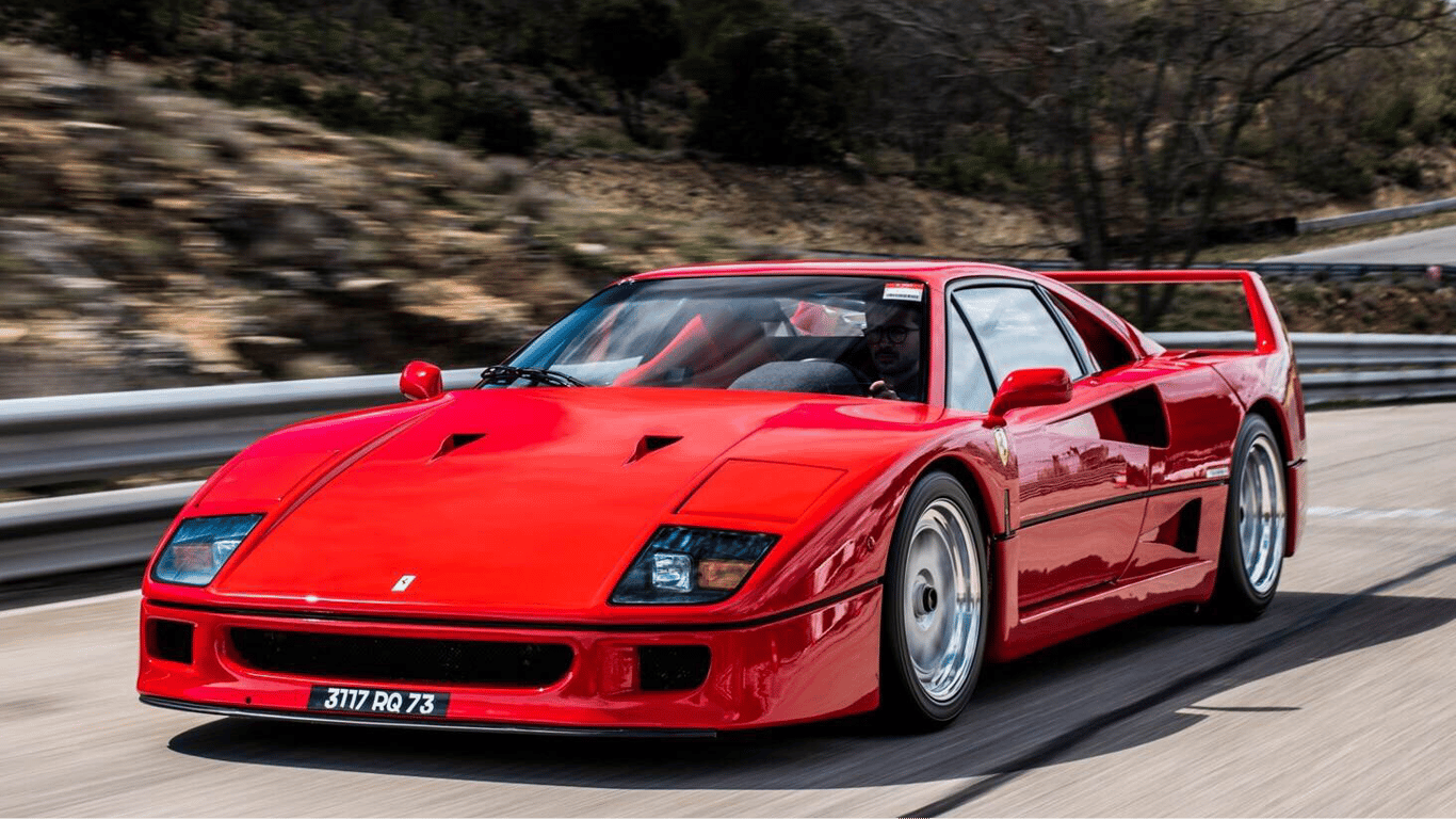 Уникальный суперкар чемпиона Формулы-1 Ferrari F40 выставили на продажу — фото