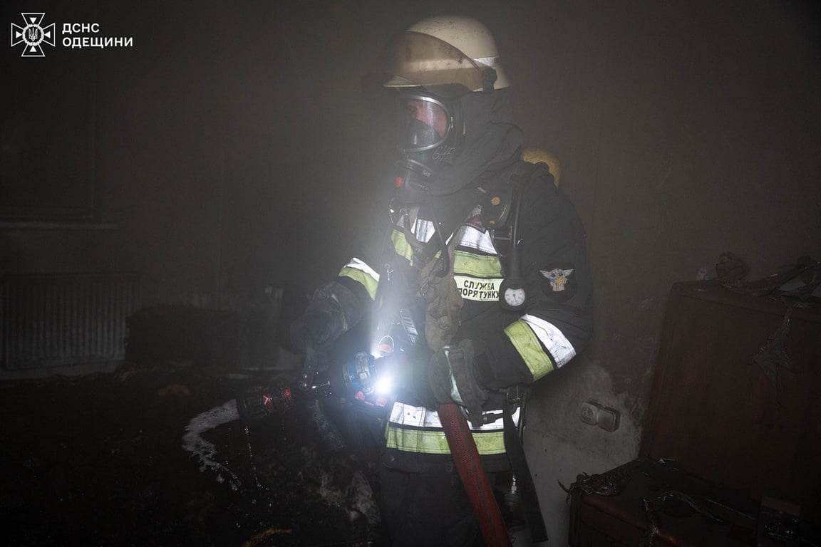 Пожежа в Одесі — горіла квартира на 14 поверсі - фото 2
