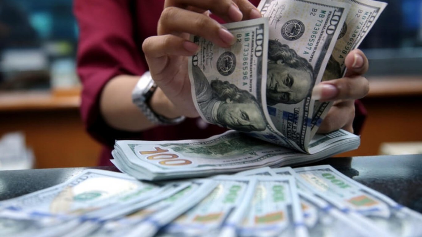 Нацбанк оценил рост курса доллара и спроса на валюту в марте