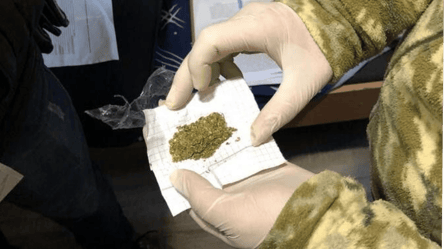 В ВСУ усиливают борьбу с поставщиками наркотиков военным - 285x160