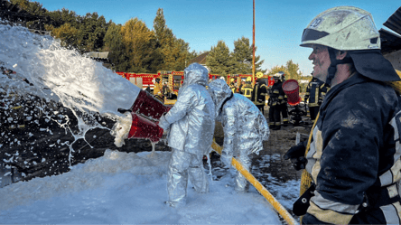 Удар по Київщині — на промисловому об'єкті загасили пожежу - 285x160