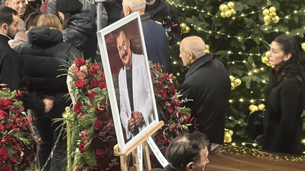 Во Львове прощаются со Степаном Гигой — фоторепортаж - 304x171