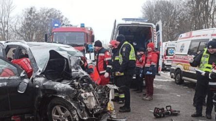 Масштабное ДТП во Львовской области — в полиции назвали количество пострадавших - 290x166