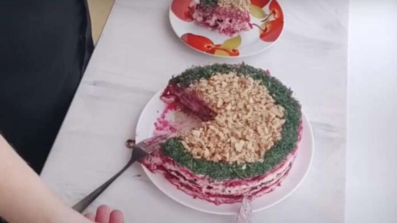 святковий салат з буряком 