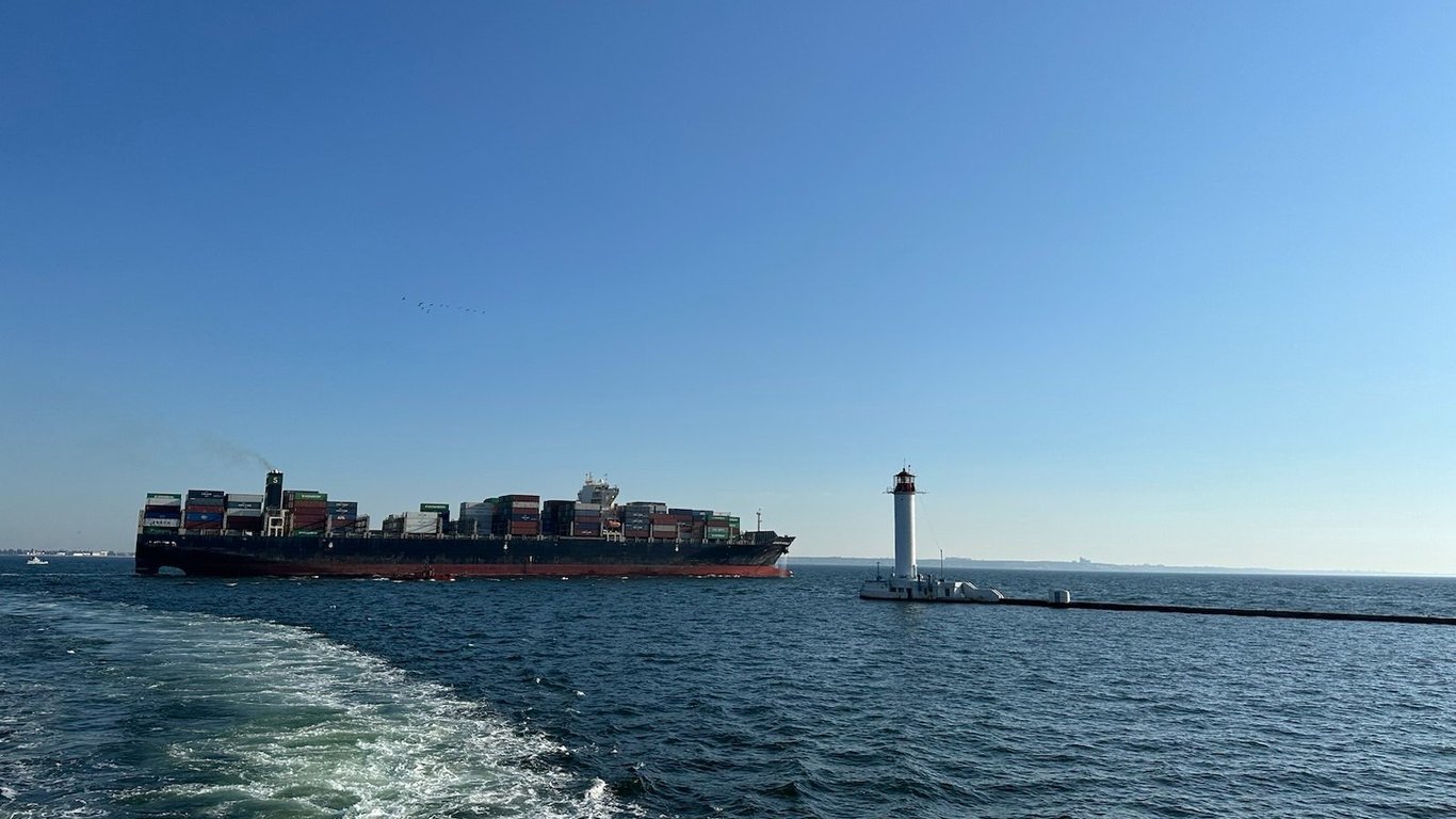 Експорт Чорним морем у 2023 році, кількість кораблів та тонн