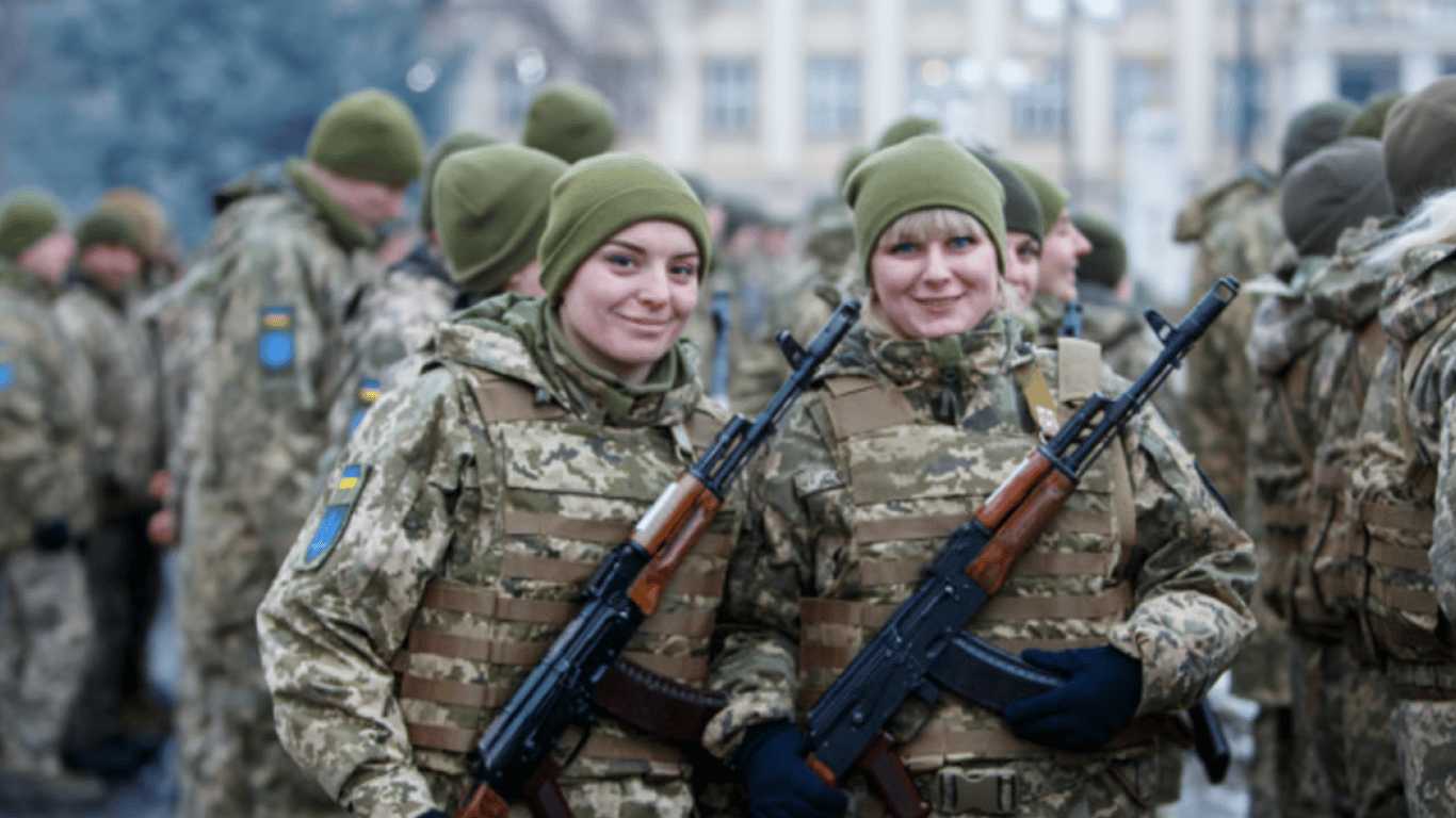 В Украине появилась билборды с женщинами в ВСУ: будет ли мобилизация