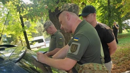 Как ТЦК нарушают закон при вручении повестки: офицер ВСУ предупредил украинцев - 285x160