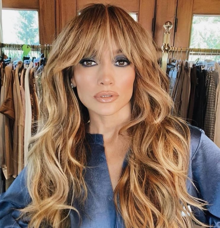 Straight bangs from the 70s are back in fashion