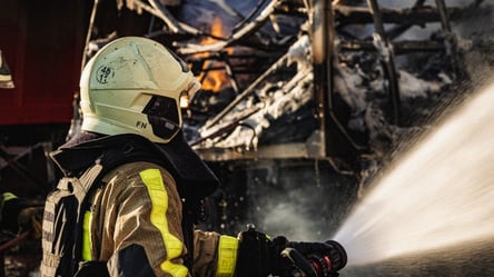 Російський дрон атакував 12-поверхівку в Харкові - 304x171