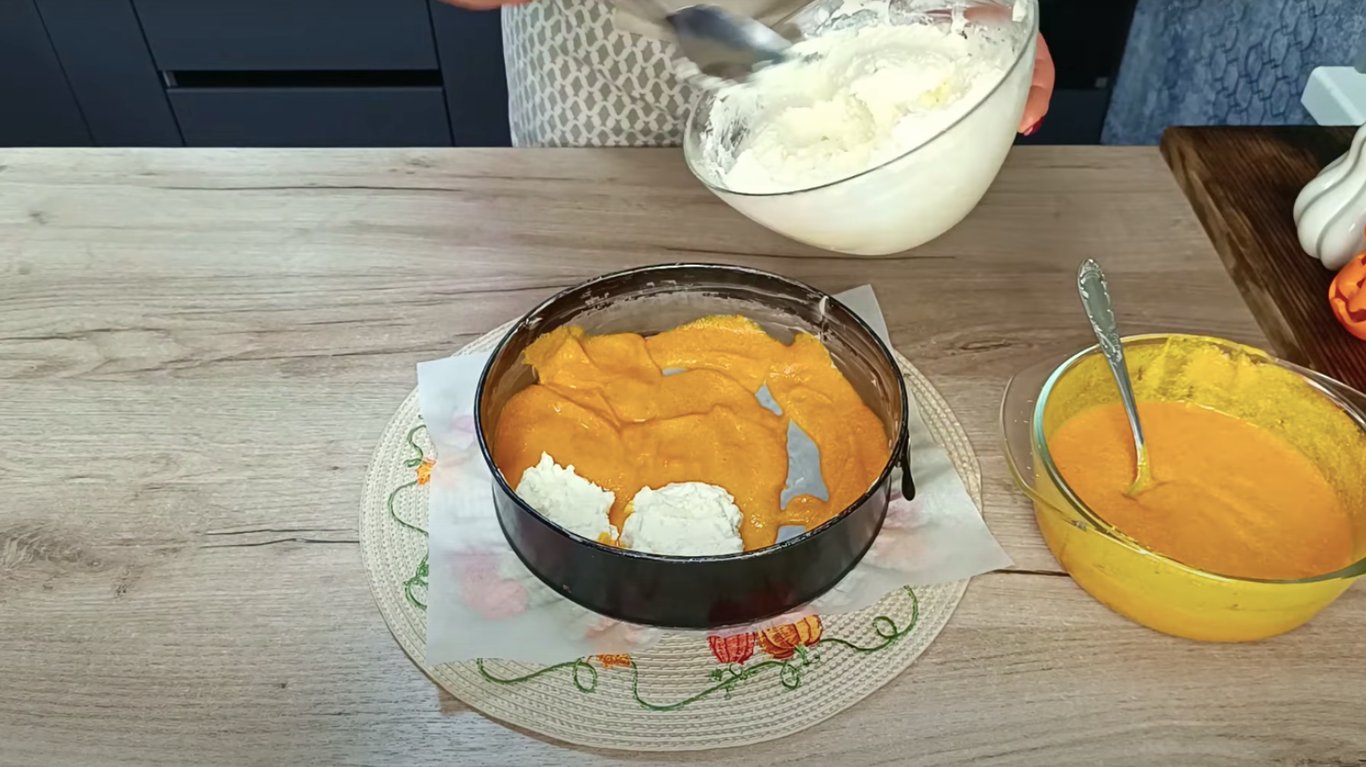 Pumpkin-Cheese Bake that brings autumn to your table