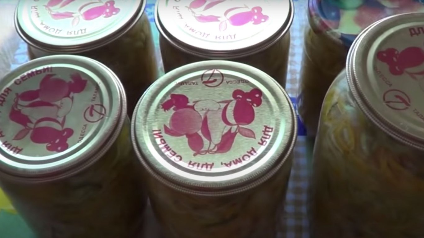 кабачки и морковь на зиму по-корейски