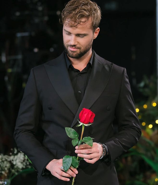 Алекс Топольский в шоу "Холостяк"