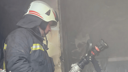 В Киеве прогремел мощный взрыв — зафиксирован крупный пожар - 290x166