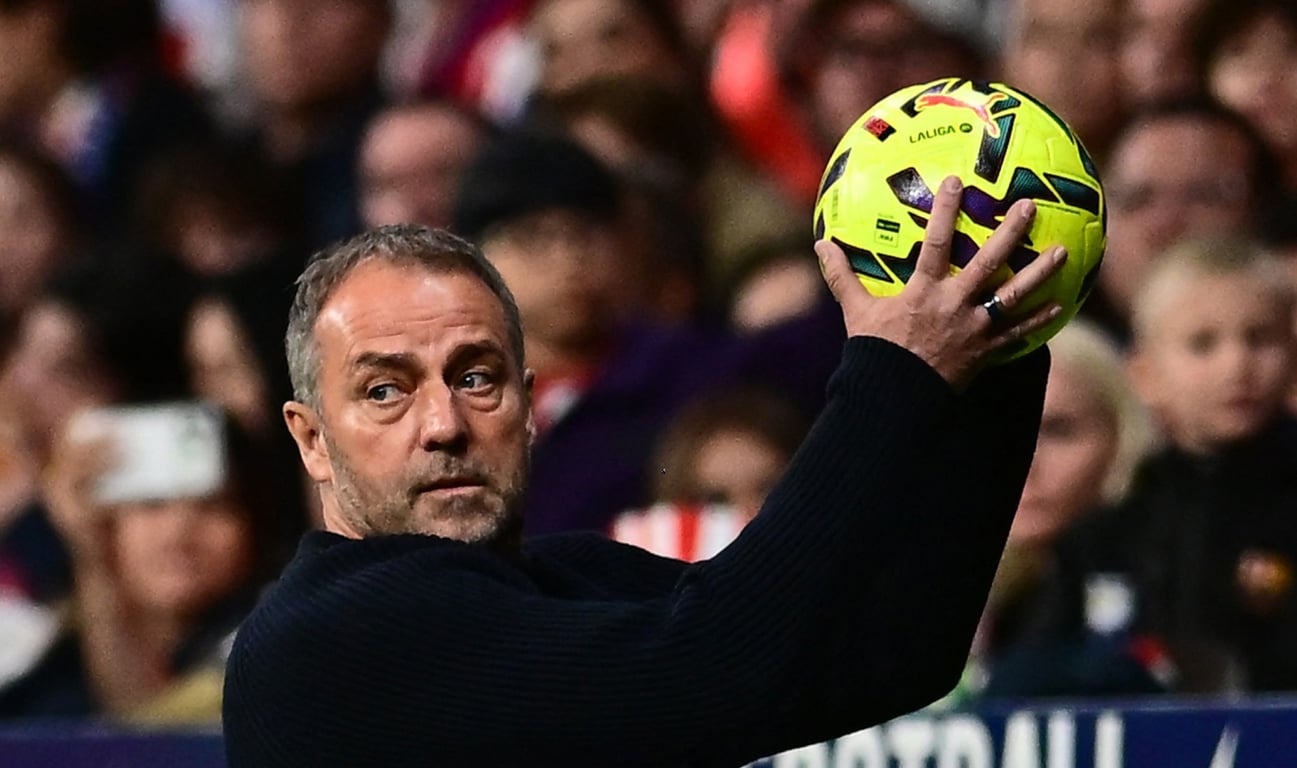Ханс-Дитер Флик во время матча Барселоны с Атлетико в Мадриде 14 апреля 2026 года