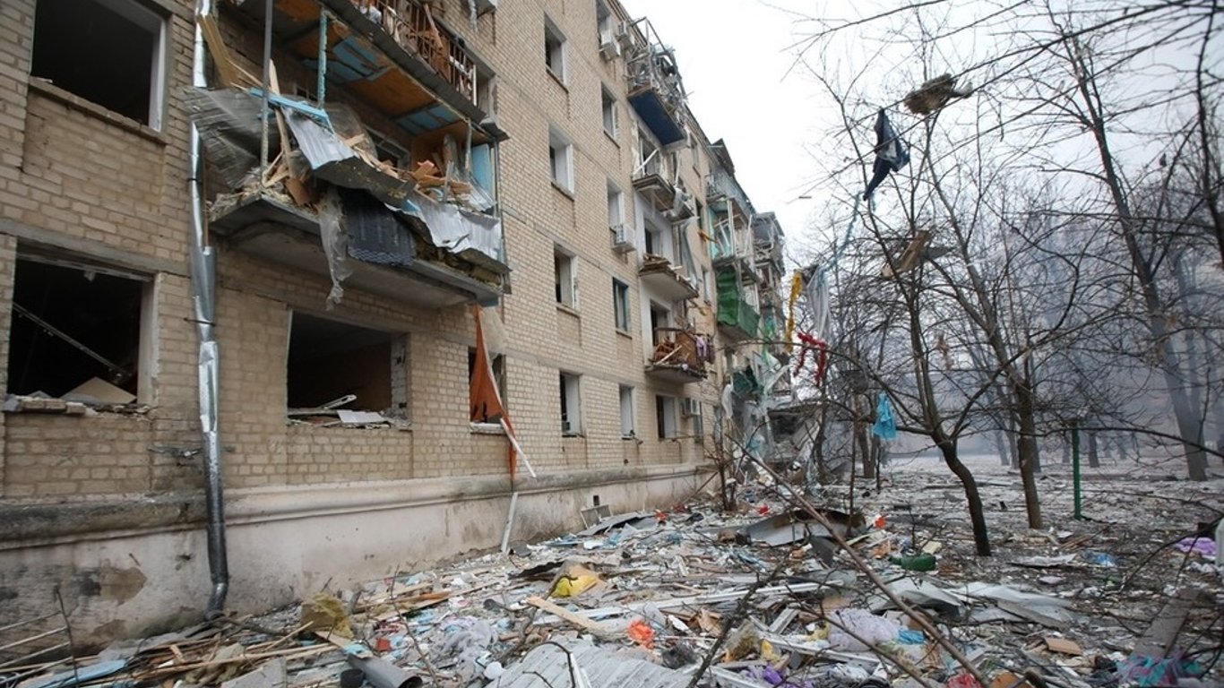 Ракетний обстріл Харківщини — пошкоджено будинки, під завалами люди