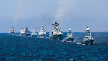 В Чорному морі сім кораблів РФ: скільки споряджено ракет - 285x160