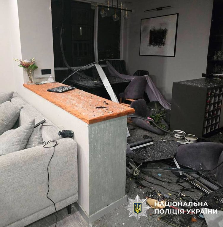 Дрон в квартирі