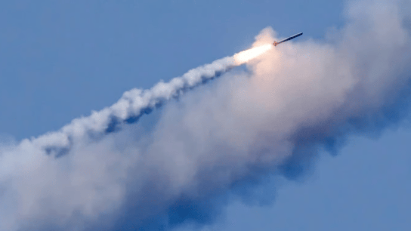 Над Сумщиной заметили вражескую ракету — куда она летит