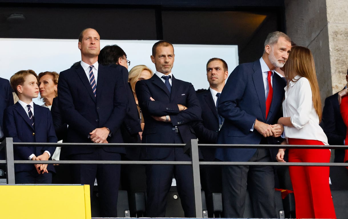 Принц Вільям із сином та королем Іспанії