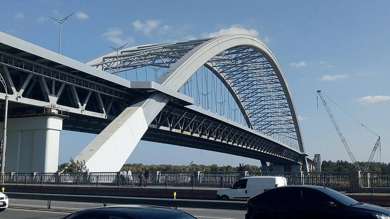 У Києві підрядник привласнив 24 мільйони гривень на ремонті Подільського мосту