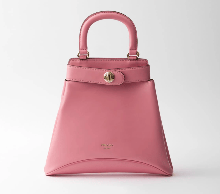 Сумка від Prada, до якої відома зірка привернула увагу