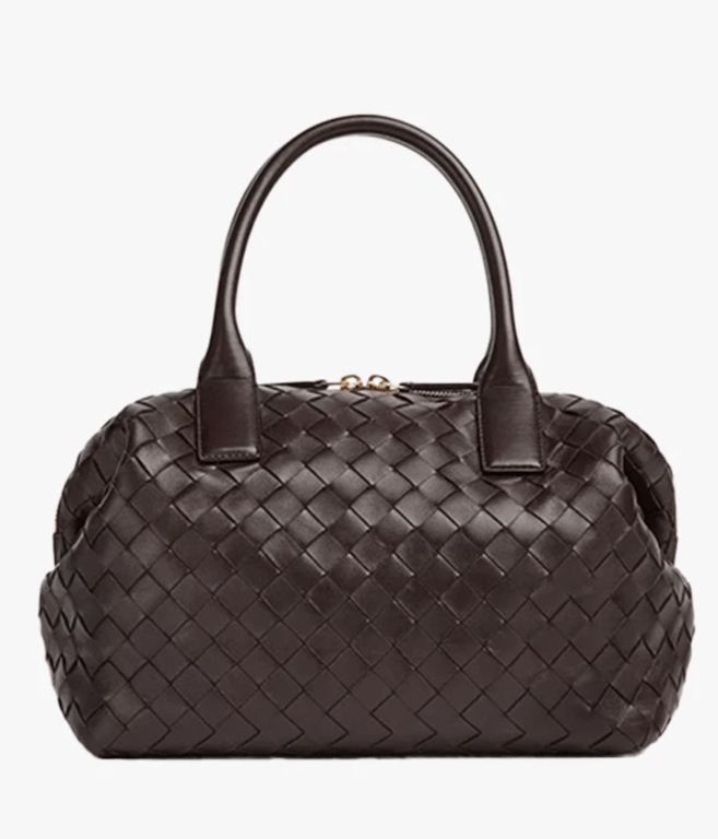 Трендові сумки 2025 року підкорюють своєю елегантністю